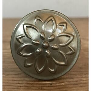 Set Lot 3 Brainerd Champagne Bronze Floral Drawer Knobs Pulls P32415W-CZ-A